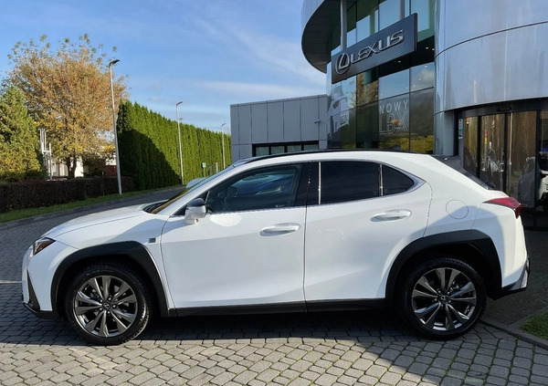 Lexus UX cena 159000 przebieg: 4681, rok produkcji 2022 z Kraków małe 407